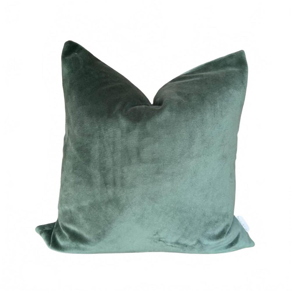 NEW PICTURA velvet pillow in soft emerald